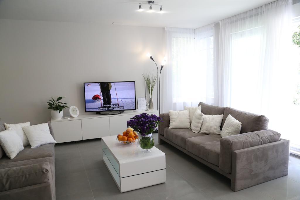 פודסטראנה Beach Apartments Dumicic חדר תמונה