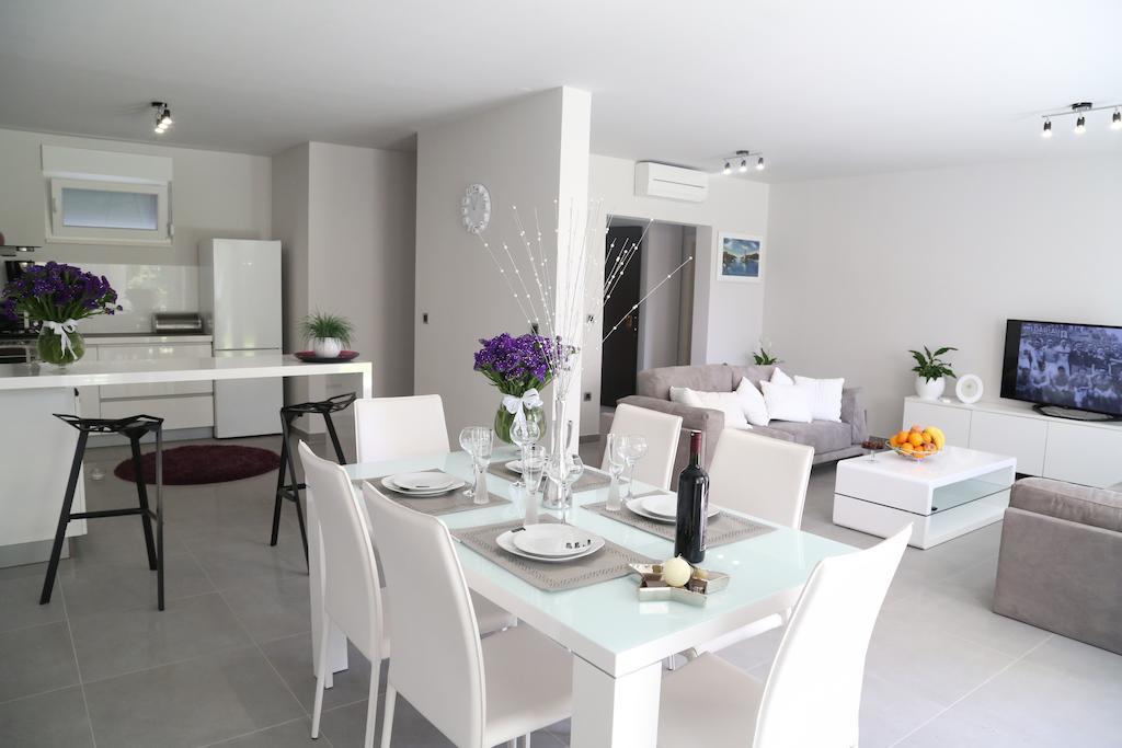 פודסטראנה Beach Apartments Dumicic חדר תמונה