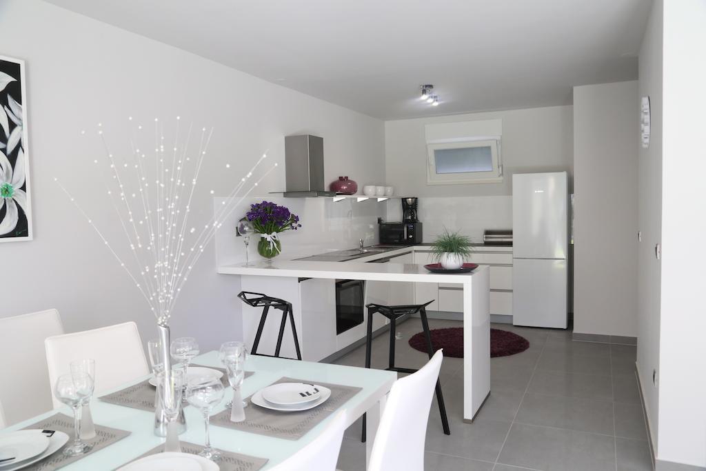 פודסטראנה Beach Apartments Dumicic חדר תמונה