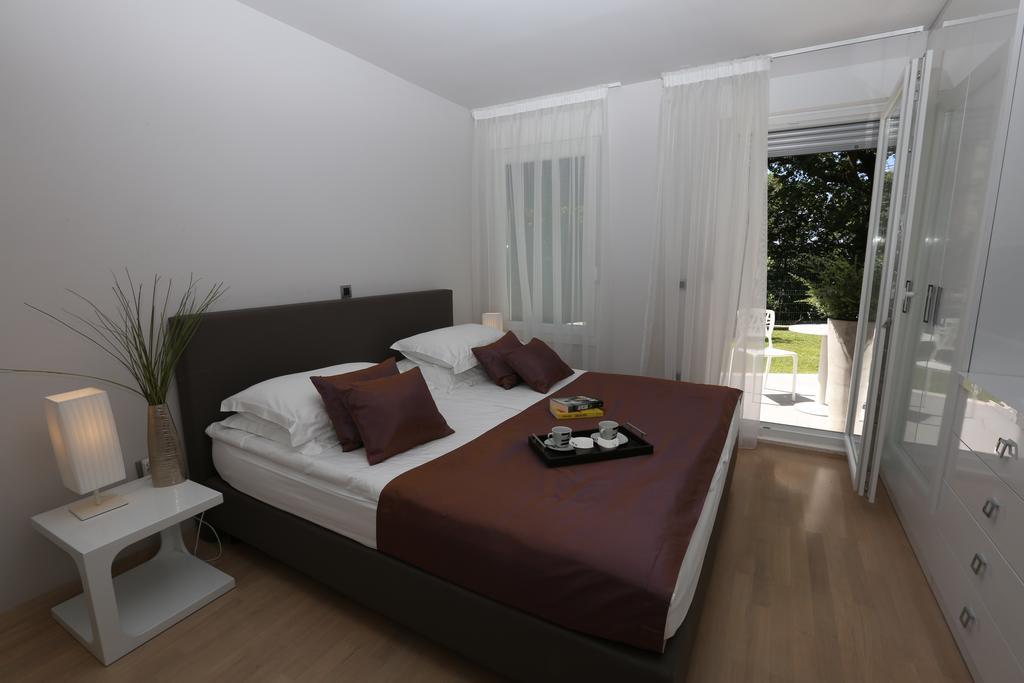 פודסטראנה Beach Apartments Dumicic מראה חיצוני תמונה