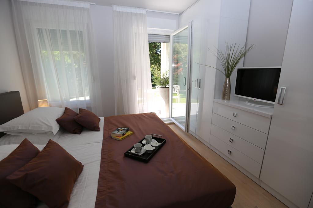 פודסטראנה Beach Apartments Dumicic מראה חיצוני תמונה