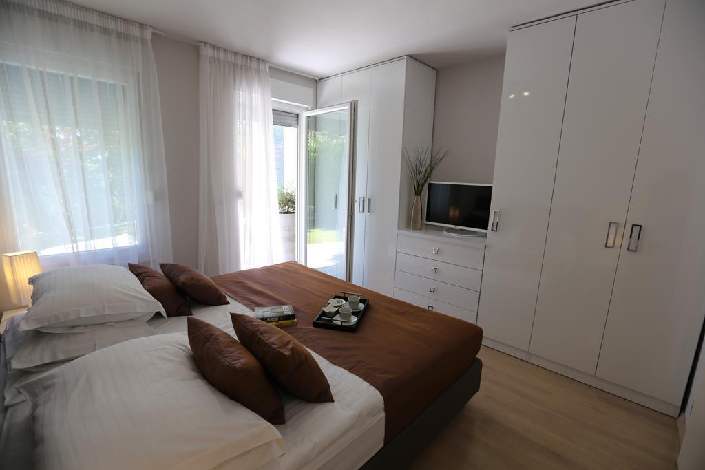 פודסטראנה Beach Apartments Dumicic מראה חיצוני תמונה